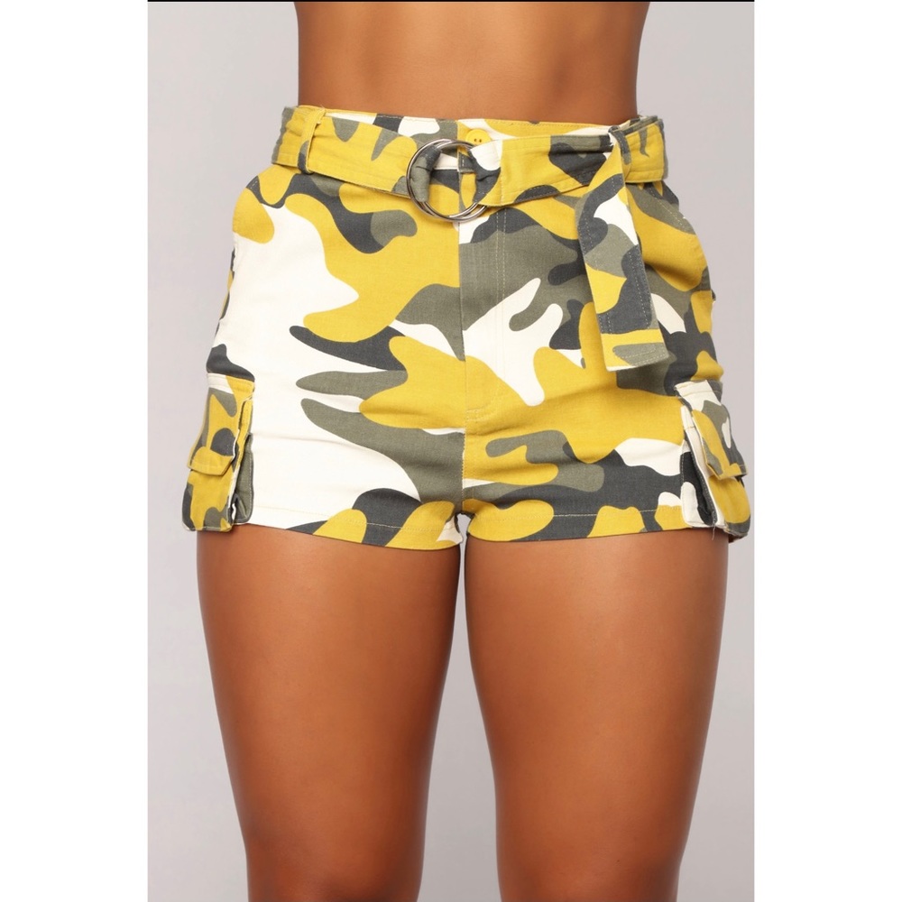 Tiana Camo Shorts - Yellow